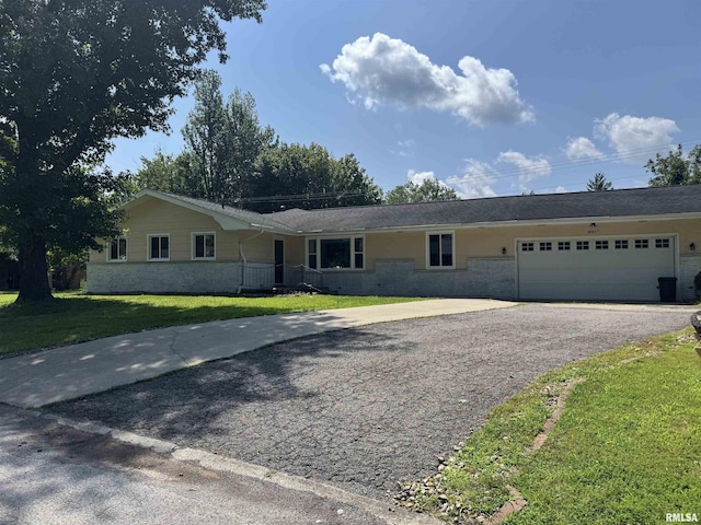 301 Lakeshore Dr, Carterville, IL 62918 - photo 1