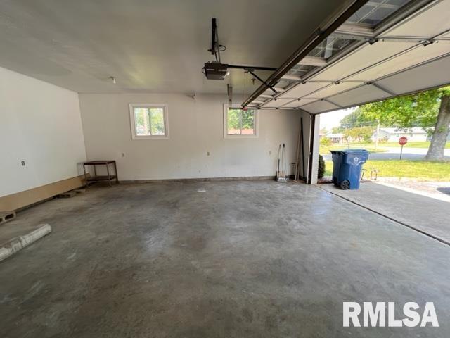301 Lakeshore Dr, Carterville, IL 62918 - photo 10