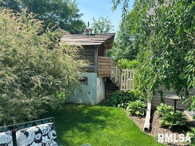 1144 Brookview Dr, De Witt, IA 52742 - view of grassy yard featuring stairs