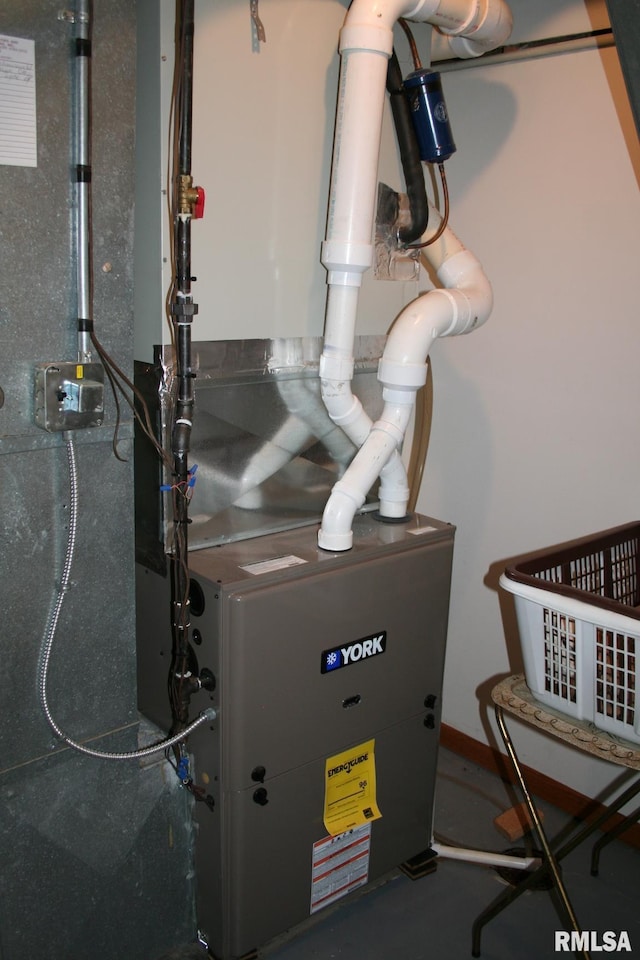 4145 Aspen Hills Dr, Bettendorf, IA 52722 - utilities with heating unit