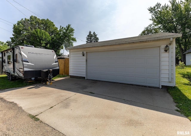 3020 Cleveland St, Clinton, IA 52732 - view of detached garage
