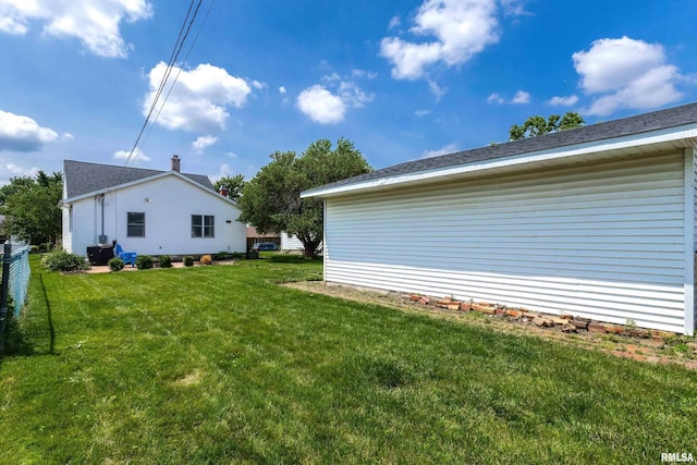 1020 Brown St, Bettendorf, IA 52722 - view of yard