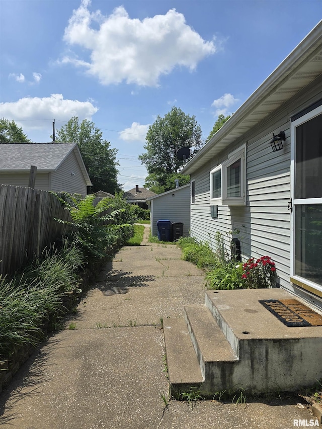 2505 Cody St, Bettendorf, IA 52722 - view of patio / terrace
