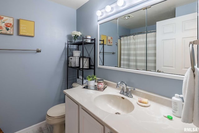 1514 E Willow Dr, Marion, IL 62959 - bathroom with vanity and curtained shower