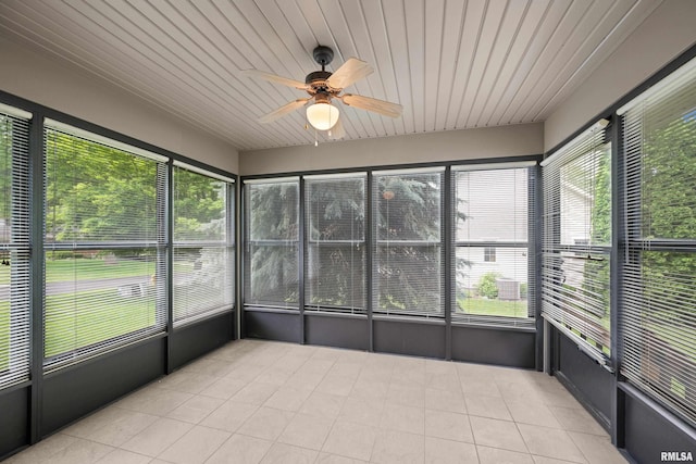 10 Briarwood Ln Unit 10, Rock Island, IL 61201 - unfurnished sunroom featuring ceiling fan