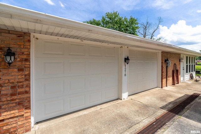 1278 Nicklaus Ln, Marion, IL 62959 - view of garage