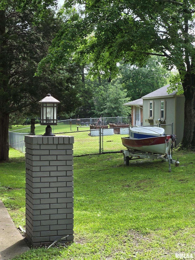 1278 Nicklaus Ln, Marion, IL 62959 - view of yard featuring a gate