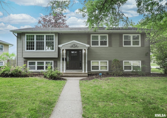 3503 36th St, Moline, IL 61265 - split foyer home with a front lawn