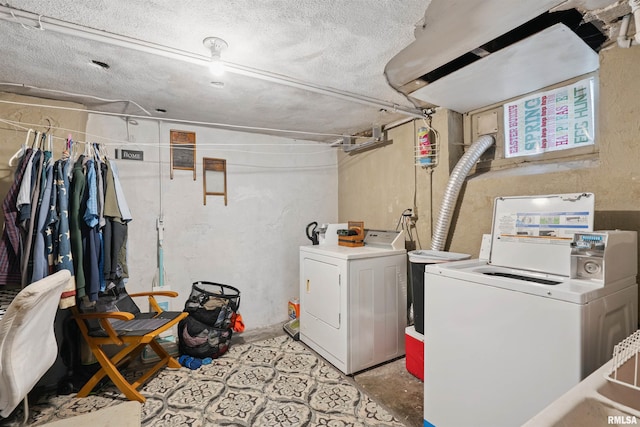 1520 10th Ave, Moline, IL 61265 - washroom with independent washer and dryer