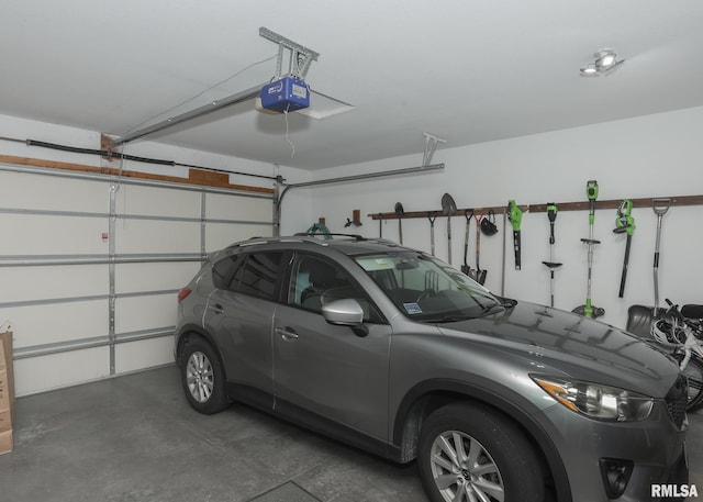 2035 N Gayman Ave, Davenport, IA 52804 - garage with a garage door opener