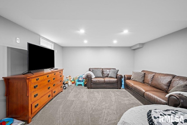 3307 Clover Hills Dr, Bettendorf, IA 52722 - carpeted living room with recessed lighting