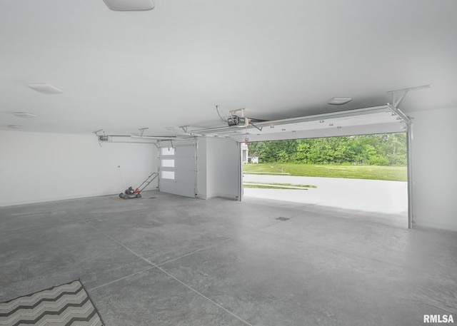 624 Rock Point Rd, Colona, IL 61241 - garage with a garage door opener