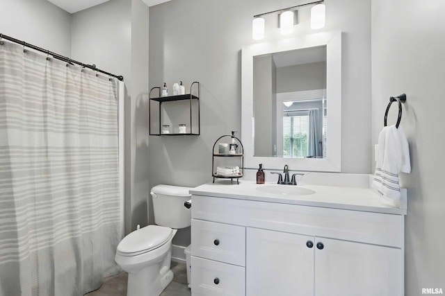 6250 Whispering Hill Ct, Bettendorf, IA 52722 - full bath featuring vanity and a shower with curtain