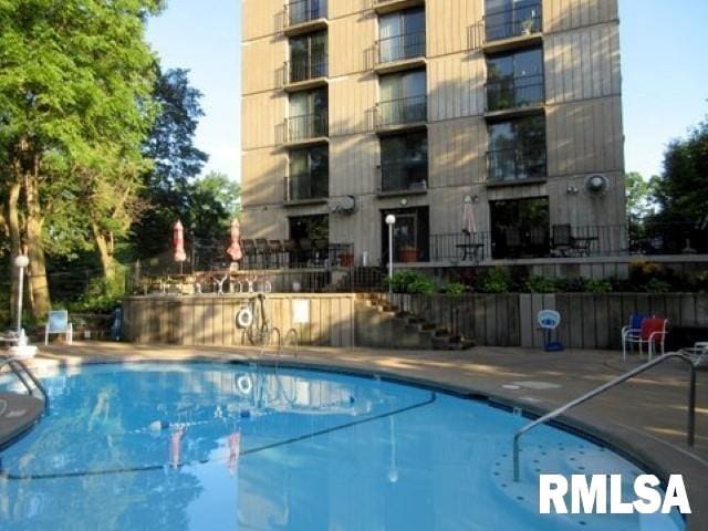 1800 7th St Unit 7A, East Moline, IL 61244 - community pool featuring stairs