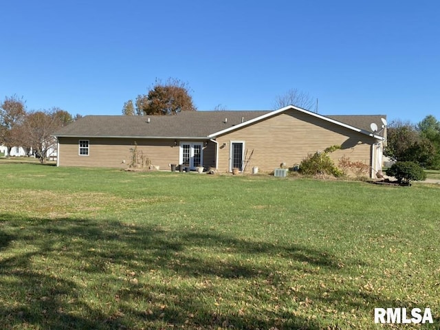 1501 Erinberry St, Marion, IL 62959 - rear view of house with a yard