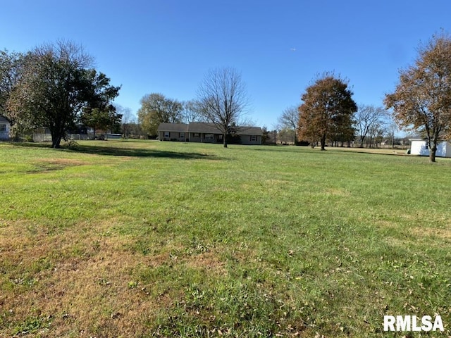 1501 Erinberry St, Marion, IL 62959 - view of green lawn