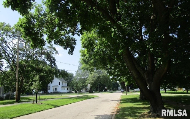 504 N College Ave, Aledo, IL 61231 - view of asphalt street