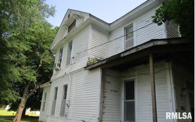 504 N College Ave, Aledo, IL 61231 - view of side of home