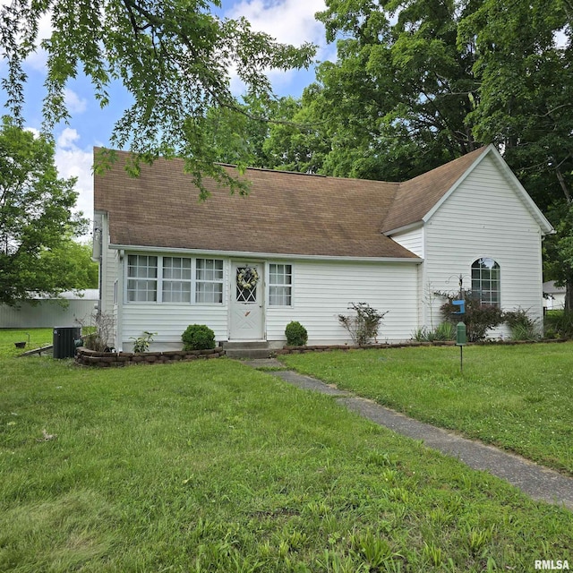 314 Chestnut St, Cambria, IL 62915 - view of front of home with a front lawn and roof with shingles