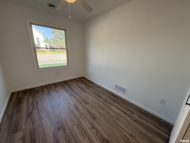 301 Church Ave, Lost Nation, IA 52254 - photo 14