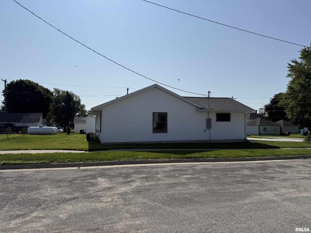 301 Church Ave, Lost Nation, IA 52254 - photo 4