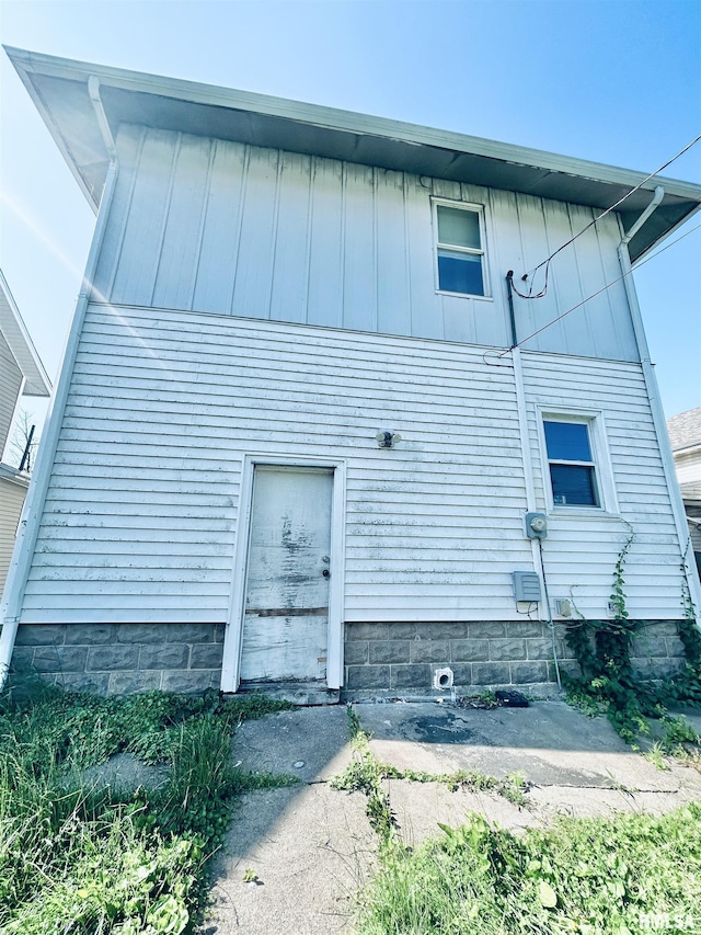239 15th Ave, East Moline, IL 61244 - rear view of house