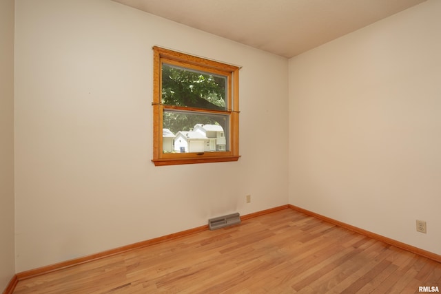 3403 Kimberly Downs Rd, Davenport, IA 52807 - empty room featuring light wood-type flooring and baseboards