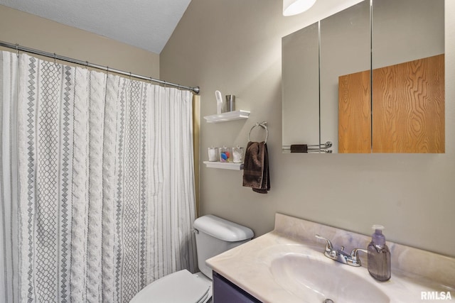 493 44th Avenue Ct, East Moline, IL 61244 - full bath featuring vanity and curtained shower