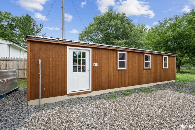 207 Railroad St, New Boston, IL 61272