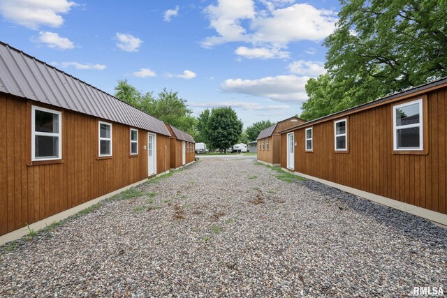 207 Railroad St, New Boston, IL 61272