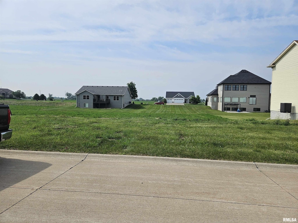 1709 Conor Ct, Clinton, IA 52732 - photo 1