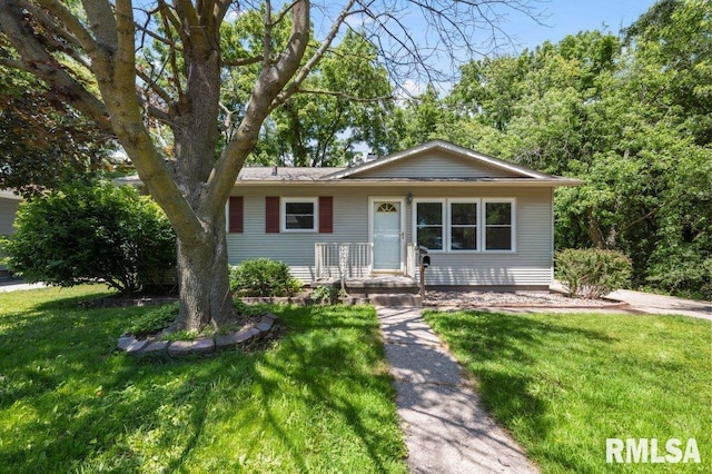 3040 Oak Street Ct, Bettendorf, IA 52722 - view of front facade featuring a front lawn
