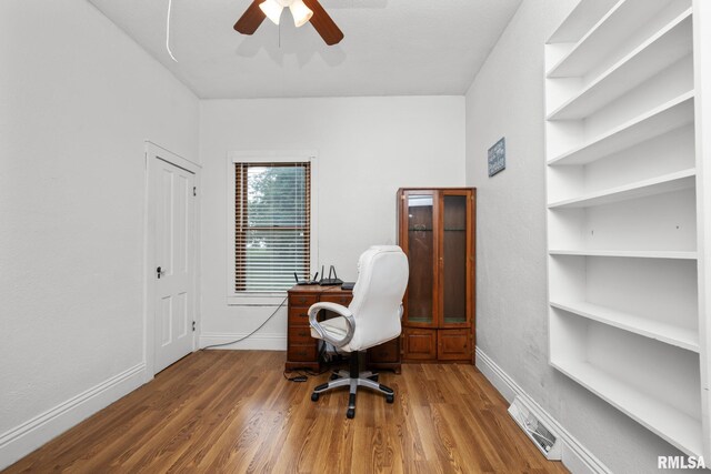 406 234th St, Aledo, IL 61231 - home office with wood finished floors and ceiling fan