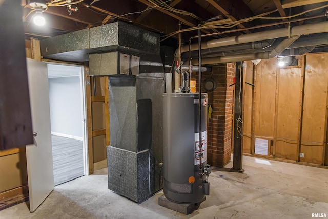 3321 State St, Quincy, IL 62301 - utilities with water heater and heating unit
