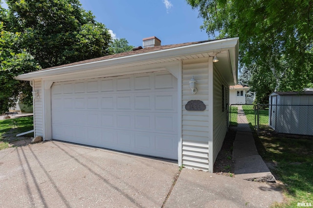 1635 Eastmere Dr, Davenport, IA 52803 - view of detached garage