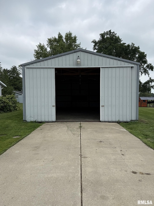 503 Lafayette St, Lafayette, IL 61449 - detached garage featuring concrete driveway