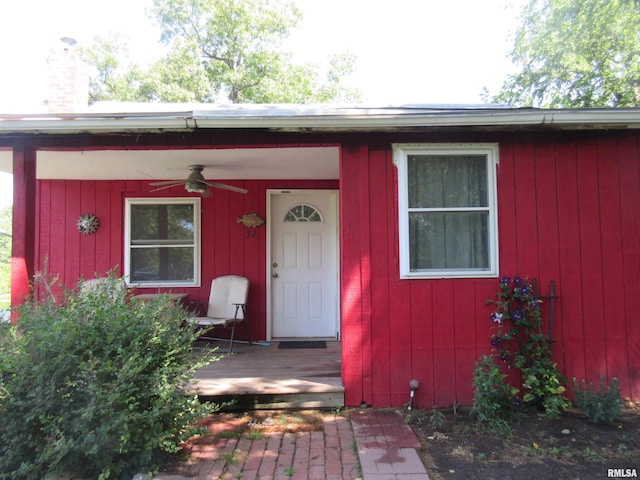 32 Crescent Lk, Alpha, IL 61413 - doorway to property with a ceiling fan