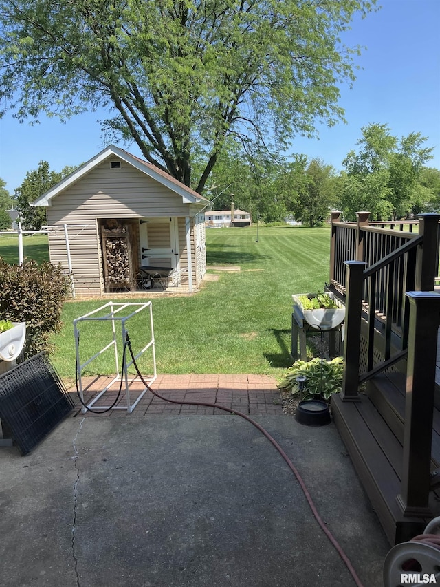 420 E Garfield St, Kewanee, IL 61443 - view of patio featuring an outdoor structure