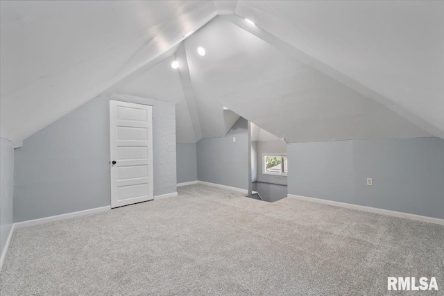 812 W 16th St, Davenport, IA 52804 - bonus room featuring carpet flooring and lofted ceiling