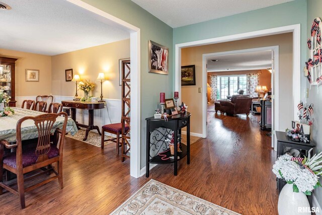 1814 Testa Dr, Marion, IL 62959 - dining room with wood finished floors