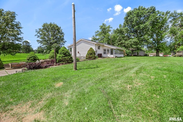 1406 Golf Course Rd, Marion, IL 62959 - view of green lawn