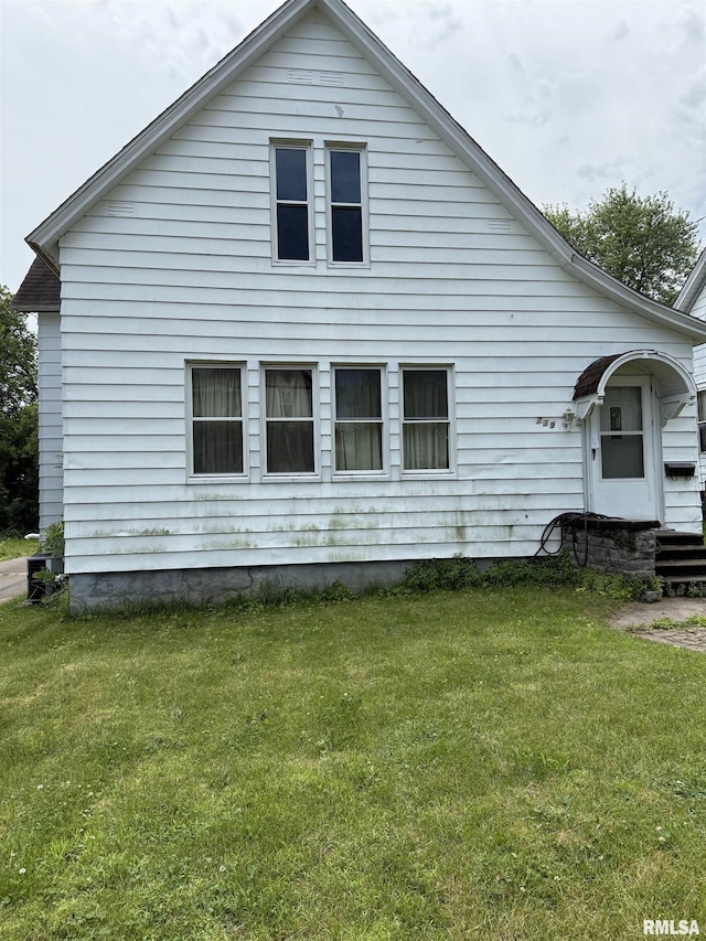 739 15th Ave S, Clinton, IA 52732 - photo 1
