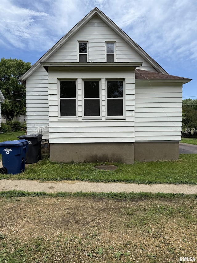 739 15th Ave S, Clinton, IA 52732 - photo 2