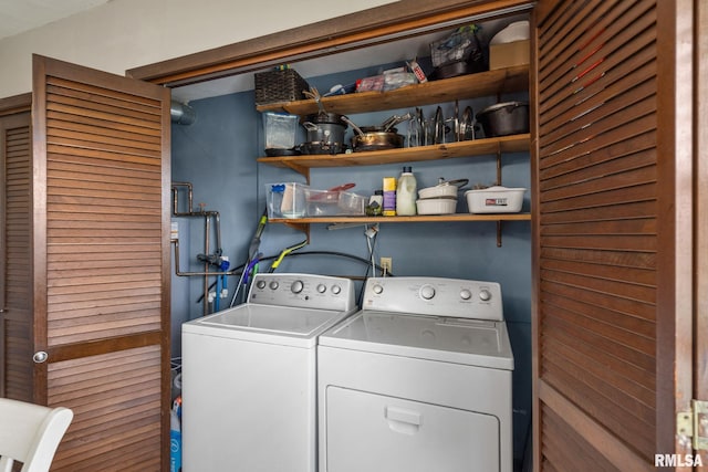 209 Hilltop St, Colona, IL 61241 - laundry area with washing machine and clothes dryer