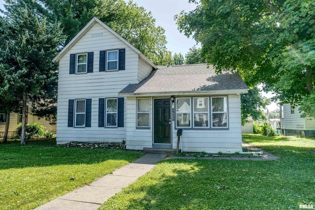 1607 Pershing Blvd, Clinton, IA 52732 - photo 1