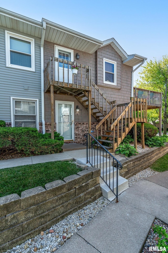2424 E 51st St Unit D, Davenport, IA 52807 - photo 2