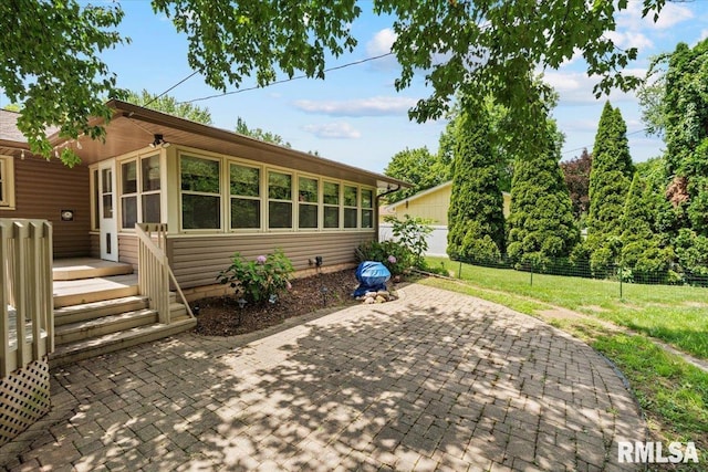 5315 34th Ave, Moline, IL 61265 - view of patio / terrace