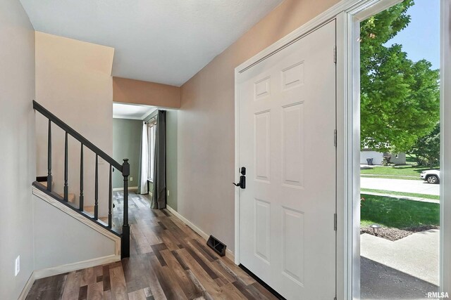 4345 Amesbury Dr, Bettendorf, IA 52722 - photo 4
