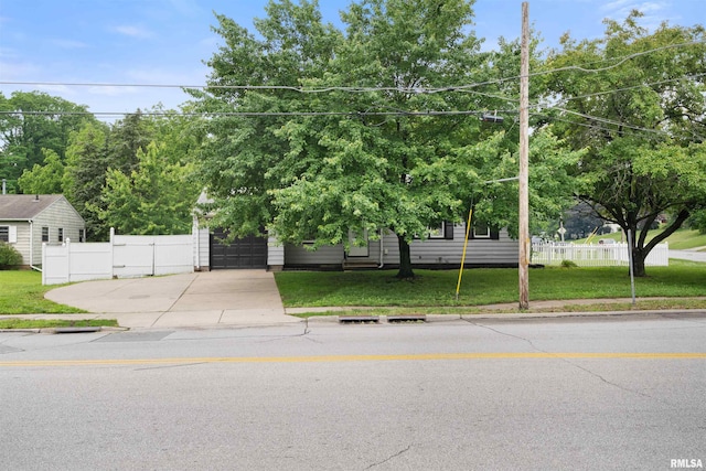 612 Waverly Rd, Davenport, IA 52804 - obstructed view of property with concrete driveway