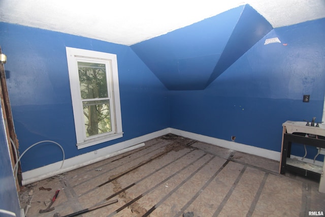 1116 Arlington Ave, Davenport, IA 52803 - bonus room with lofted ceiling and baseboards